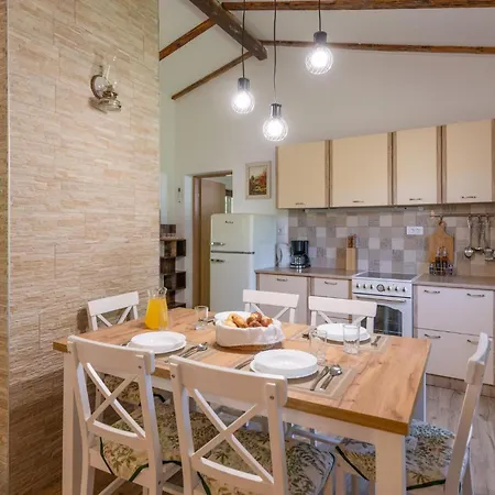 2 Bedroom Gorgeous In 펜션